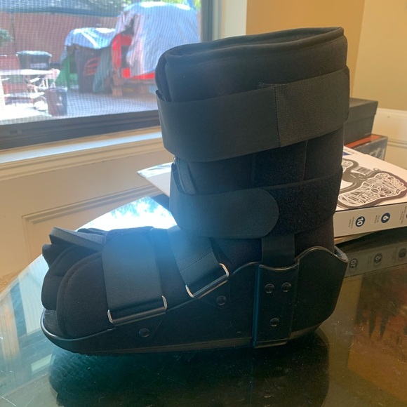 Black Orthopedic Walking Boot - Picture 1 of 4